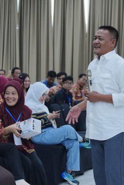Obon Tabroni Tekankan Kolaborasi dan Standar Gizi dalam Program MBG di Bekasi