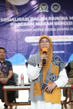 Sosialisasi Program Makan Bergizi Gratis Bersama Mitra Kerja DPR RI di Indramayu