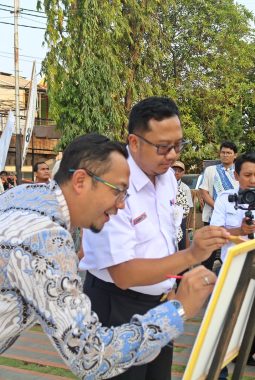 KAI Mini Fair Hadirkan Seni dan Budaya Cirebon di Stasiun Cirebon